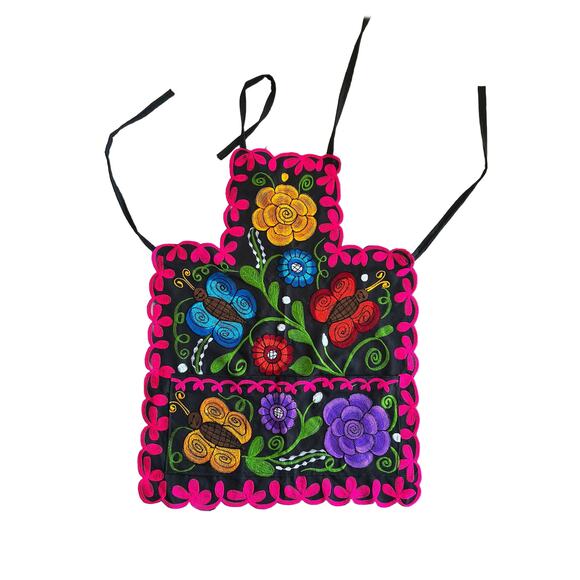 Mexican flowered embroidered apron  28 x 21 inches approx - Picture 2 of 3